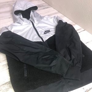Nike kids M jacket (pre-owned)